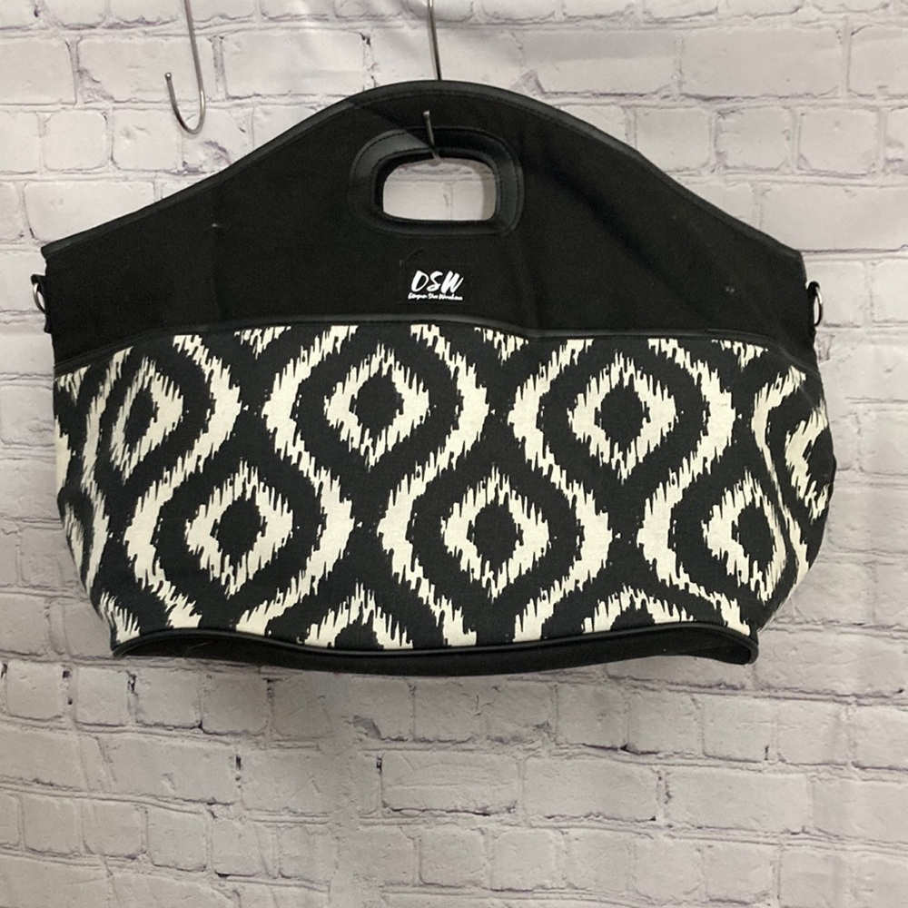 DSW NWOT insulated tote 🌷